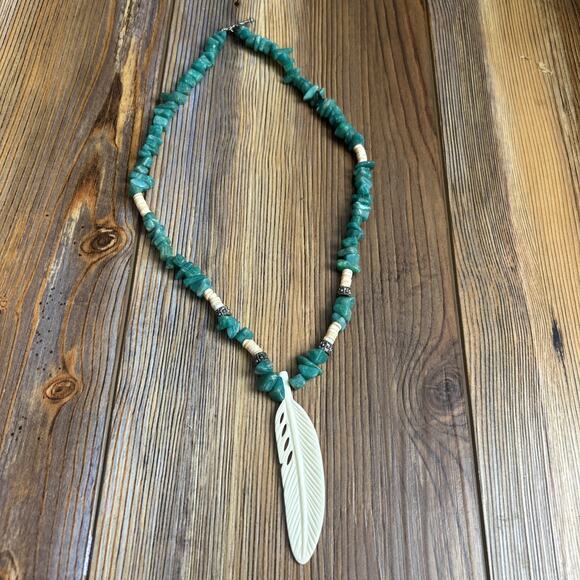 Malachite Chip Nugget Gemstone Strand Bone Feather Necklace 18” - Picture 1 of 5
